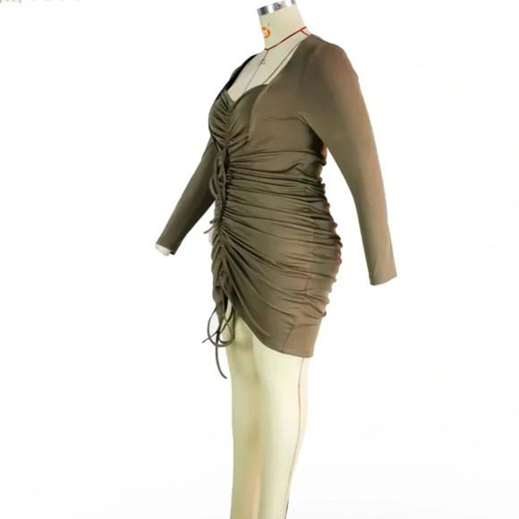 NEW💕 Plus Size Drawstring Dress - Picture 5 of 8